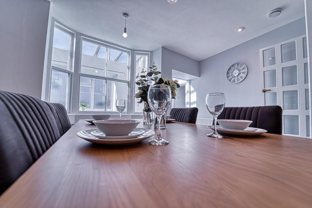 The Stylish Gem Of Bath - Football Table - Sleeps 10 外观 照片